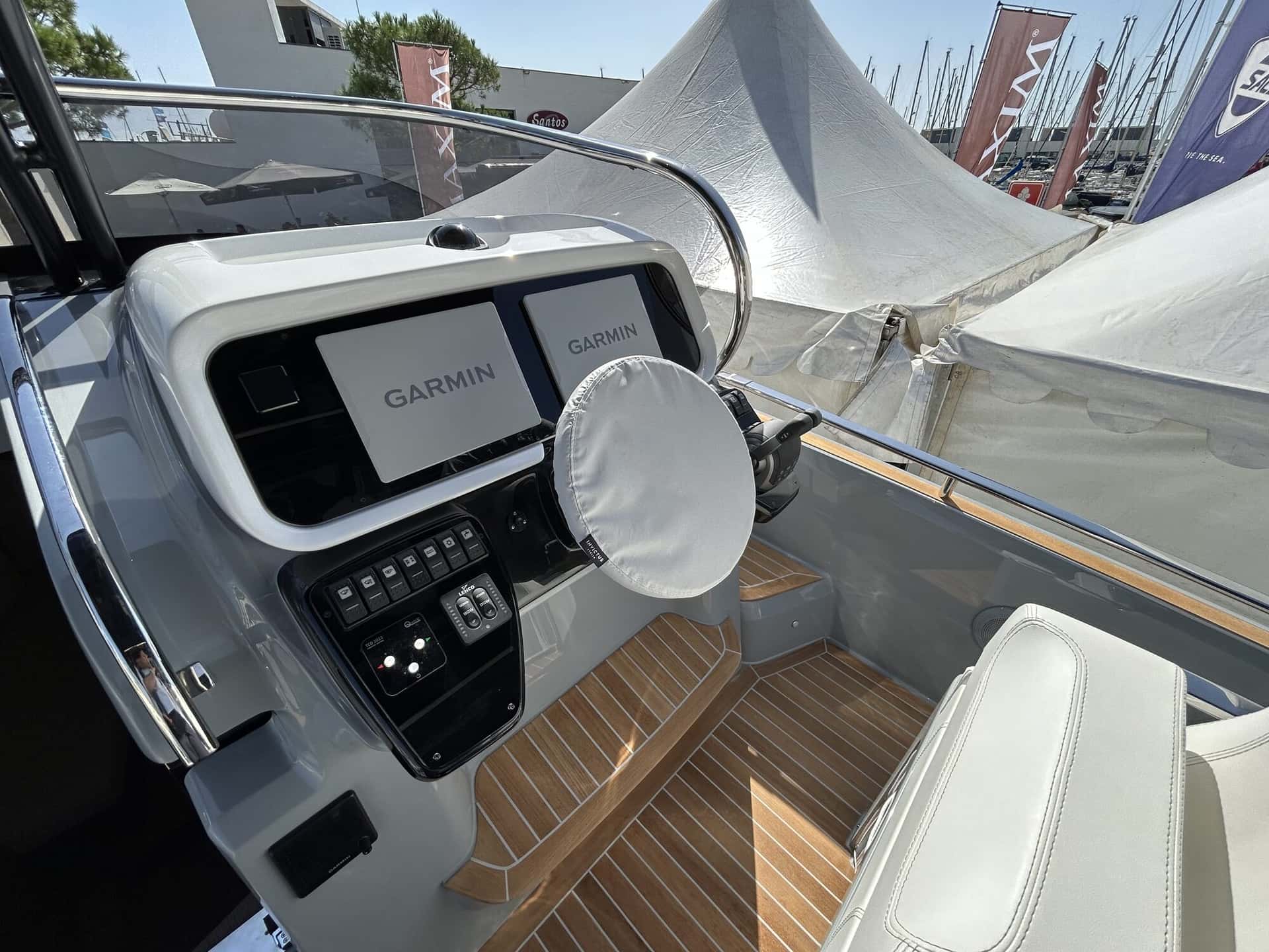 INVICTUS YACHT GT320 - miniatura 15