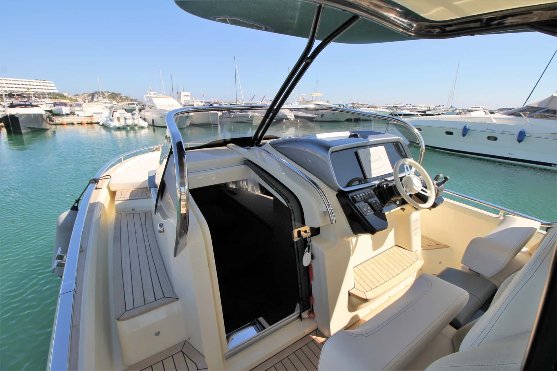 INVICTUS YACHT GT320 - miniatura 7