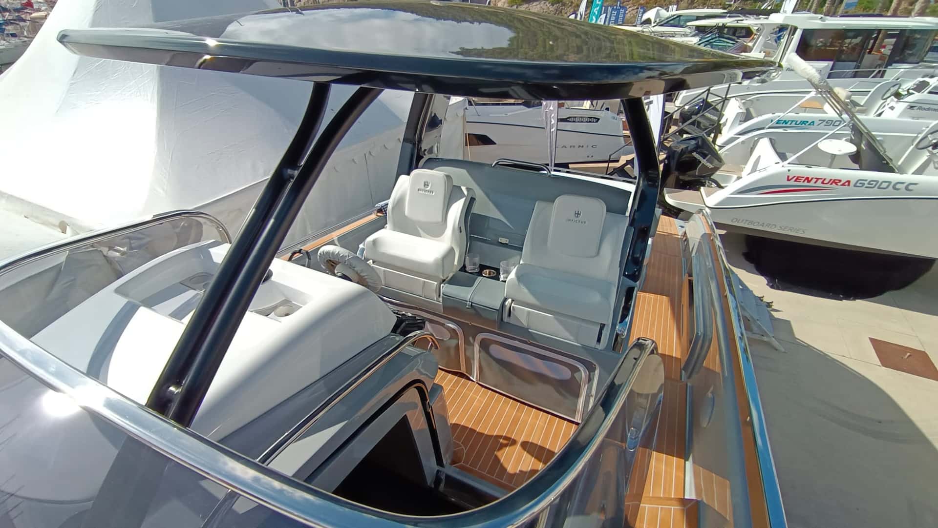INVICTUS 320 GT "STOCK" - miniatura 7