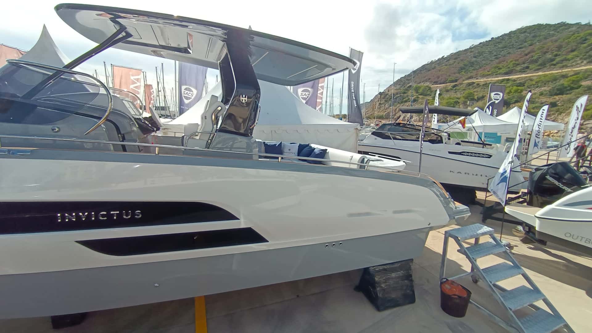 INVICTUS 320 GT "STOCK" - miniatura 16