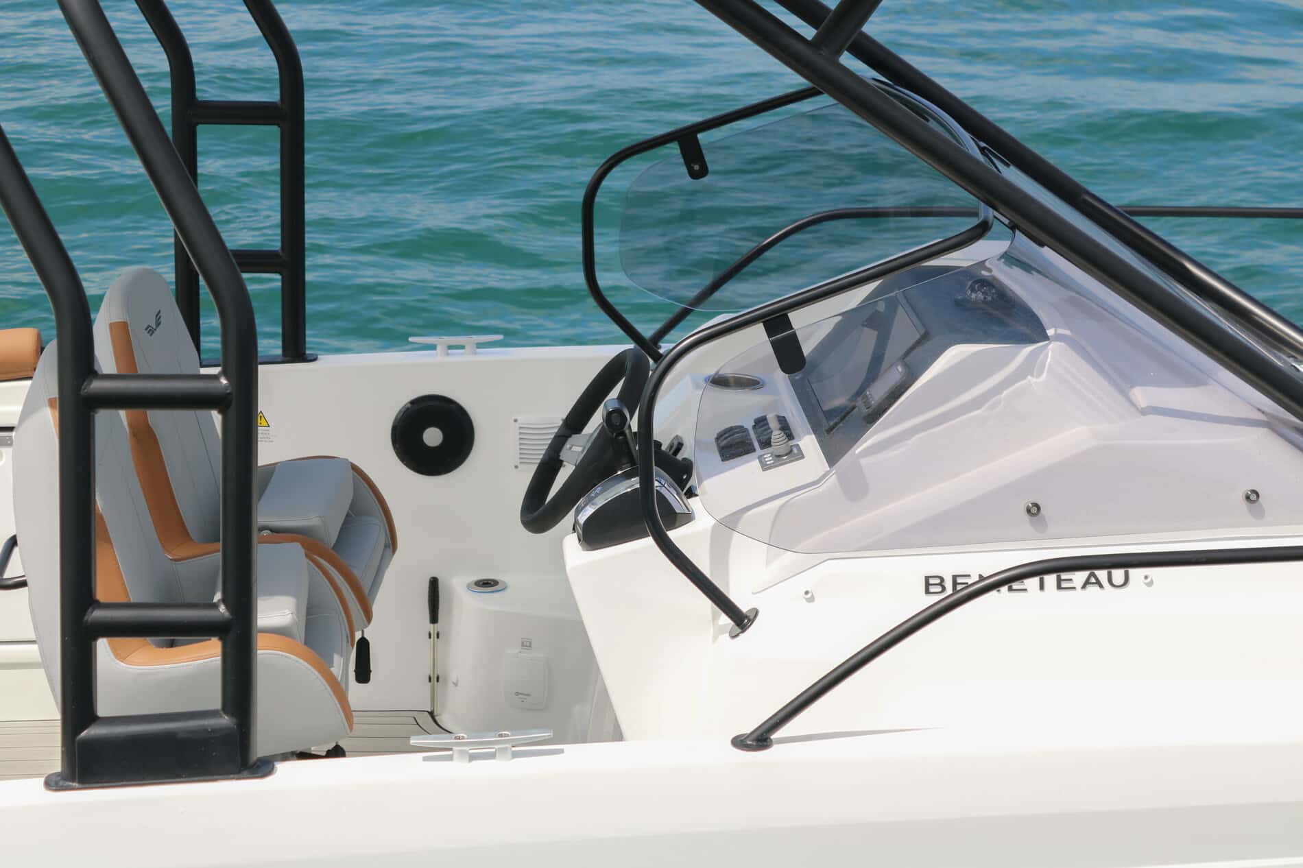 Beneteau Flyer 8 SunDeck - miniatura 10