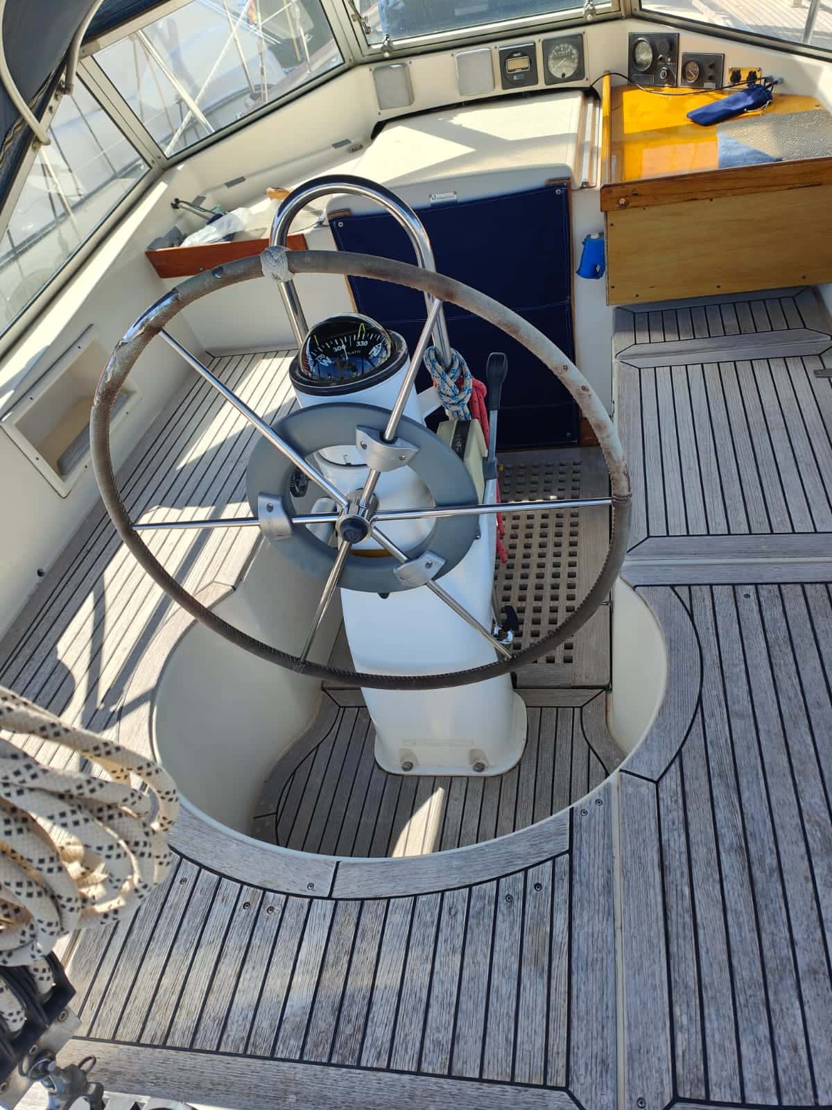 HALLBERG RASSY 352 - miniatura 2