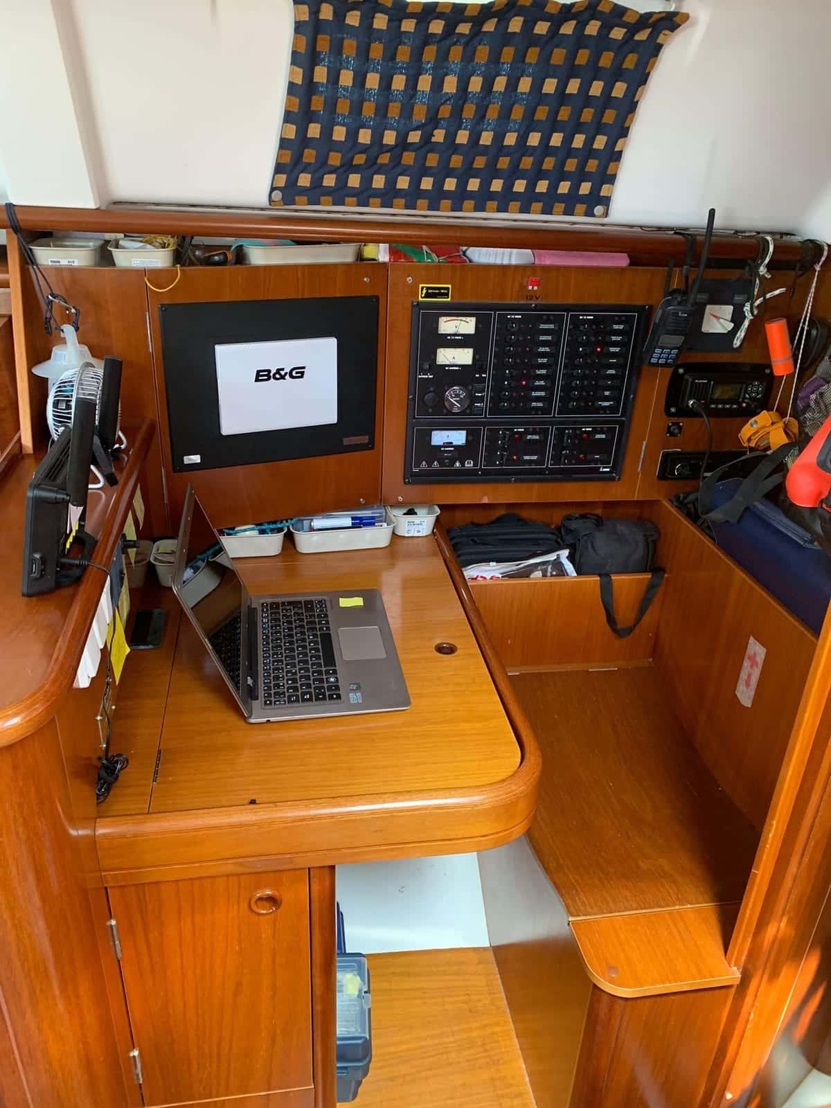 Beneteau Oceanis 411 - miniatura 14