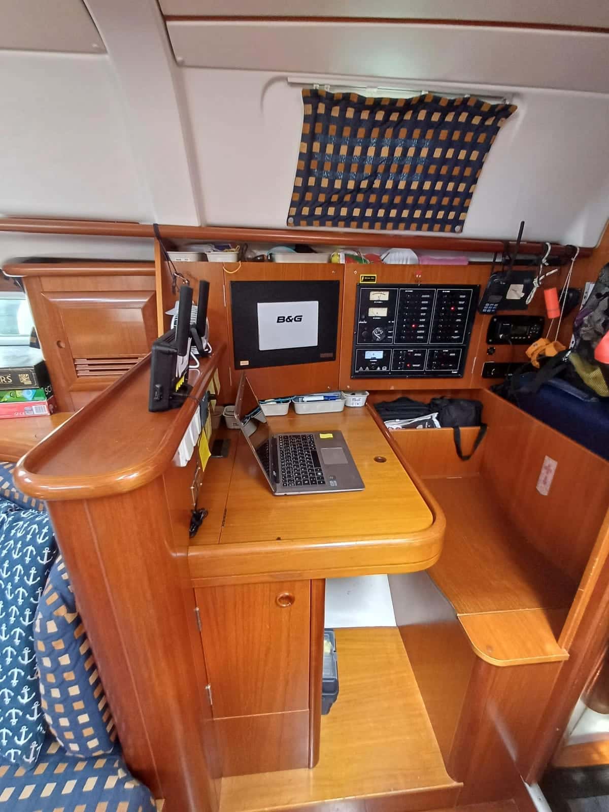 Beneteau Oceanis 411 - miniatura 13