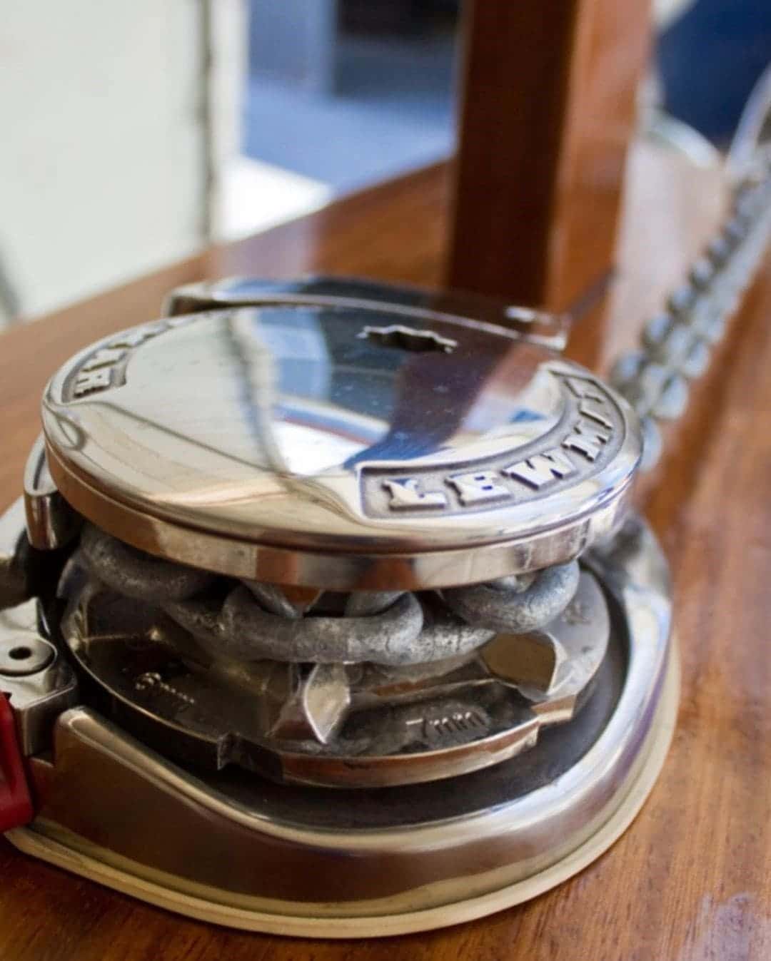 LLAÜT TIBURÓN 30 SOLARIUM - miniatura 4