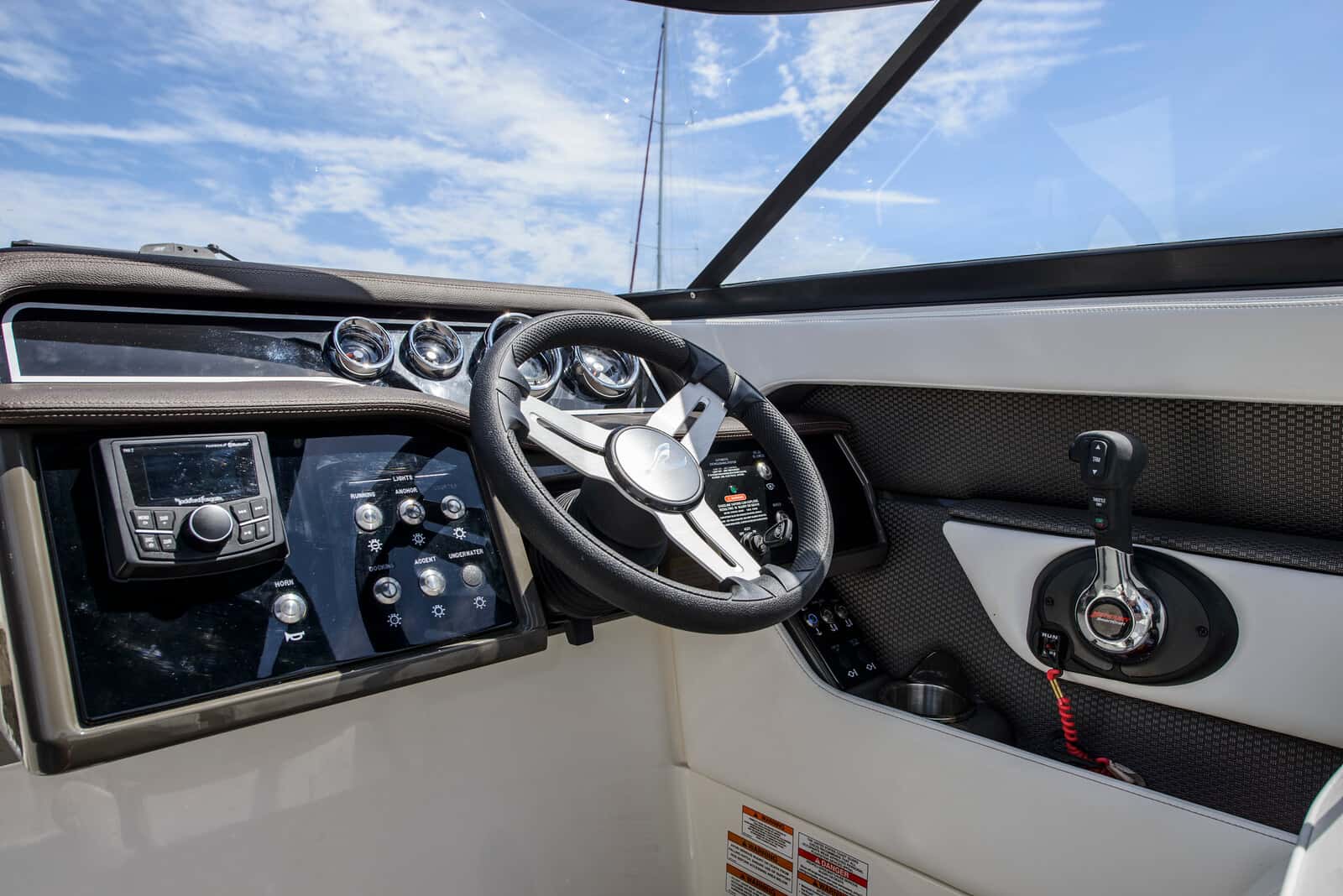 Sea Ray SLX 250 - miniatura 14