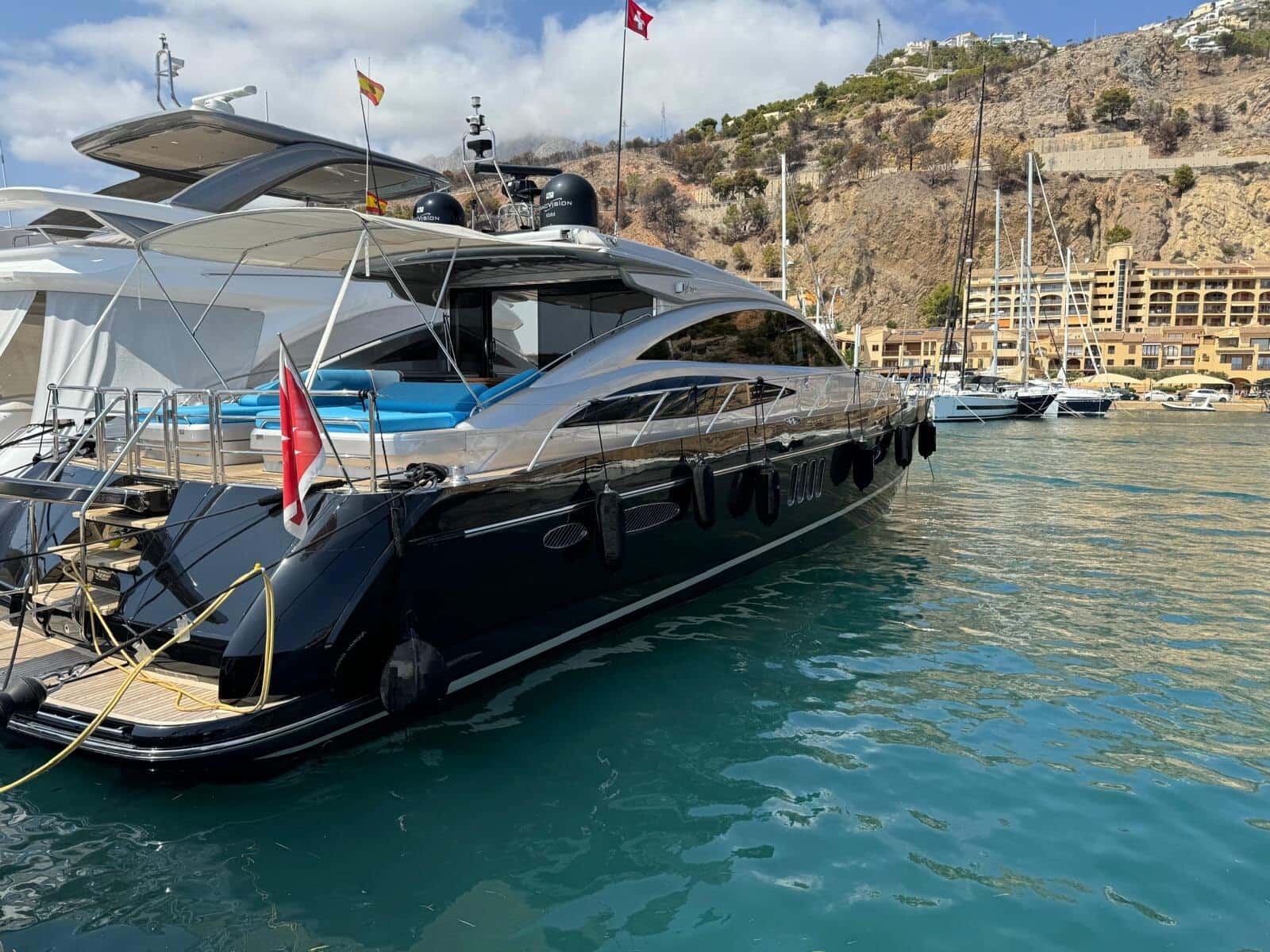 PRINCESS V70