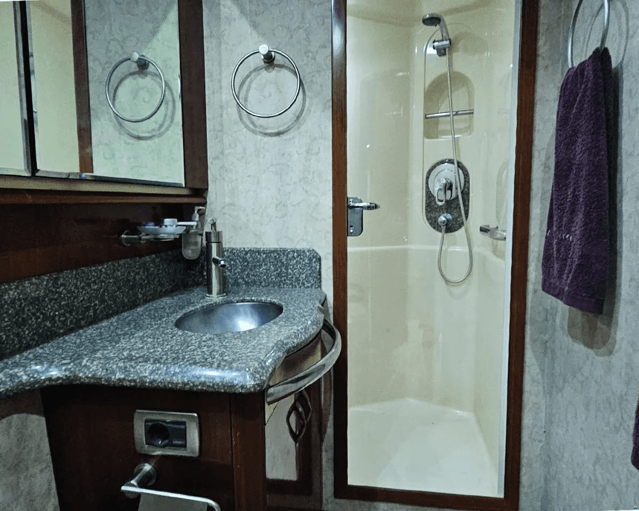 Sea Ray 550 DB - miniatura 11