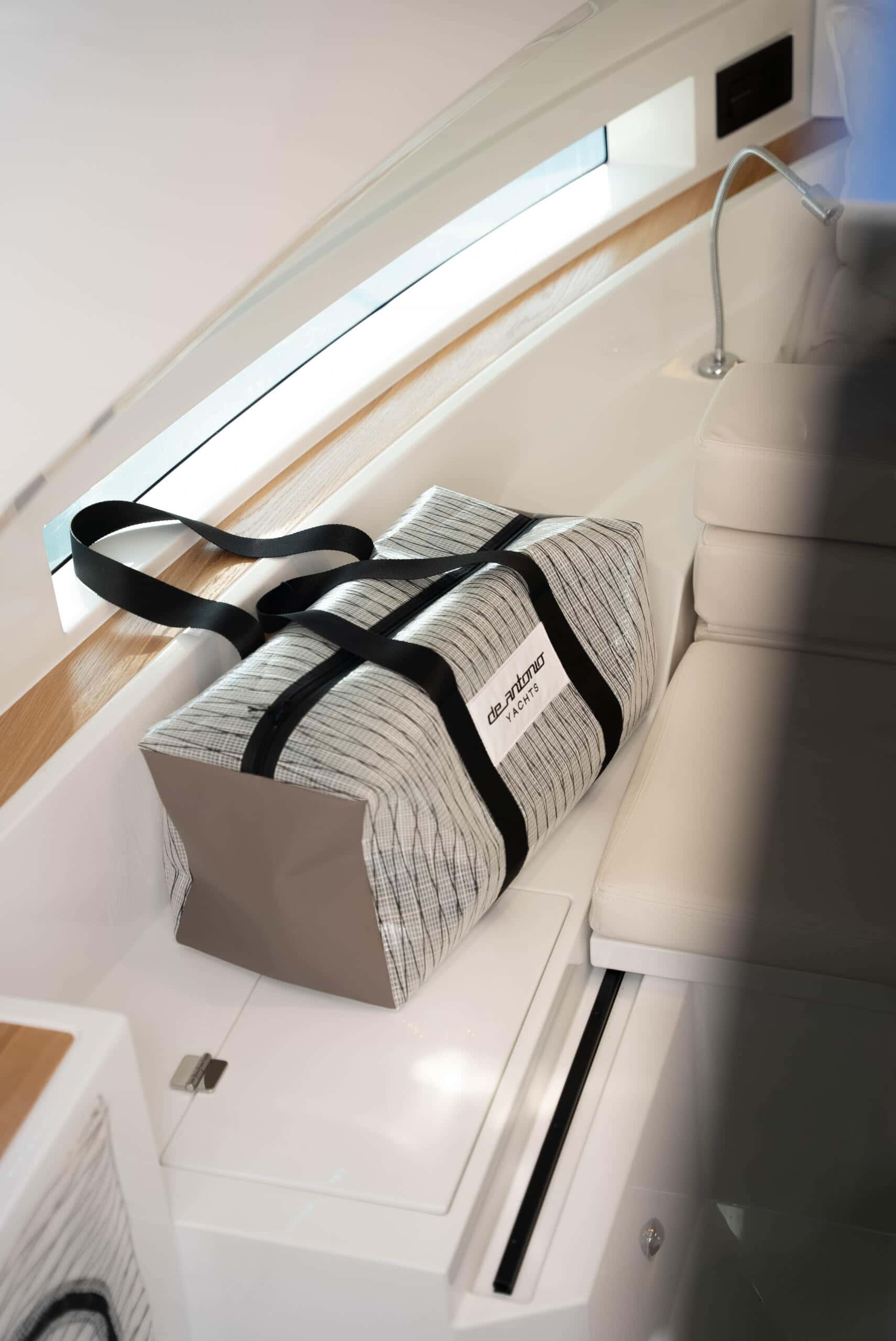 De Antonio Yachts D32 2026 - miniatura 12