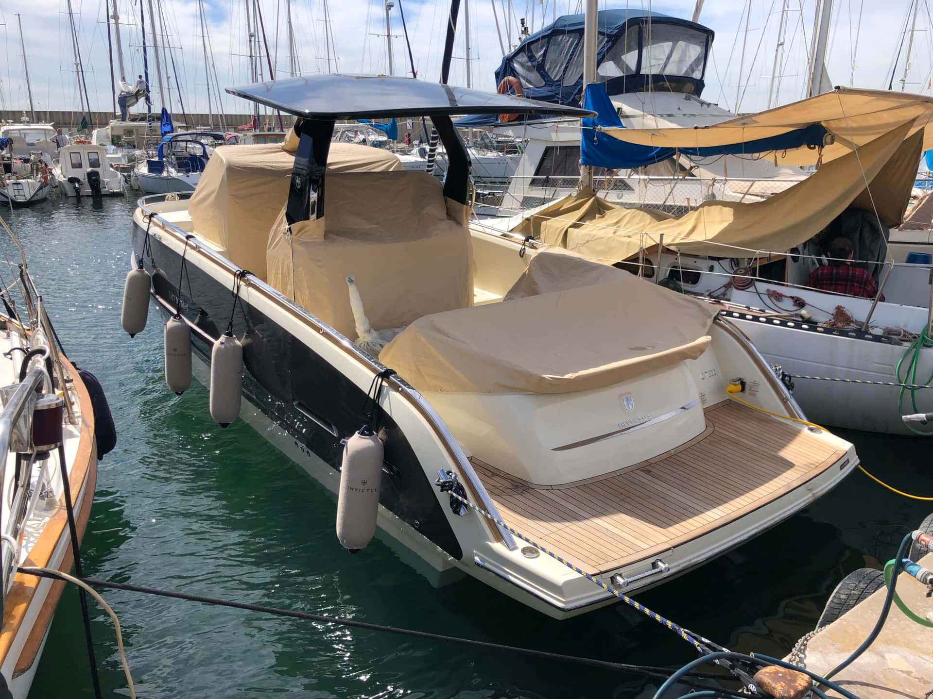 INVICTUS GT 320