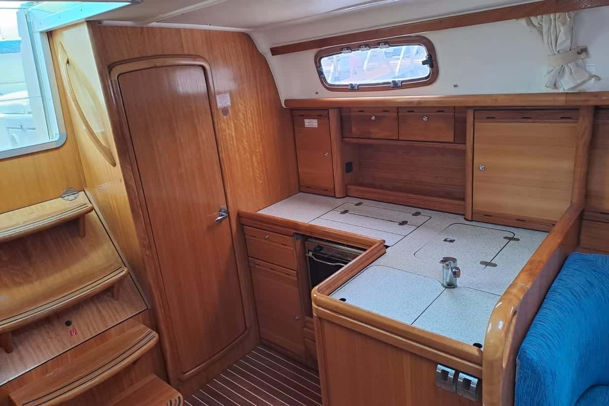 Bavaria 37 Cruiser - miniatura 10