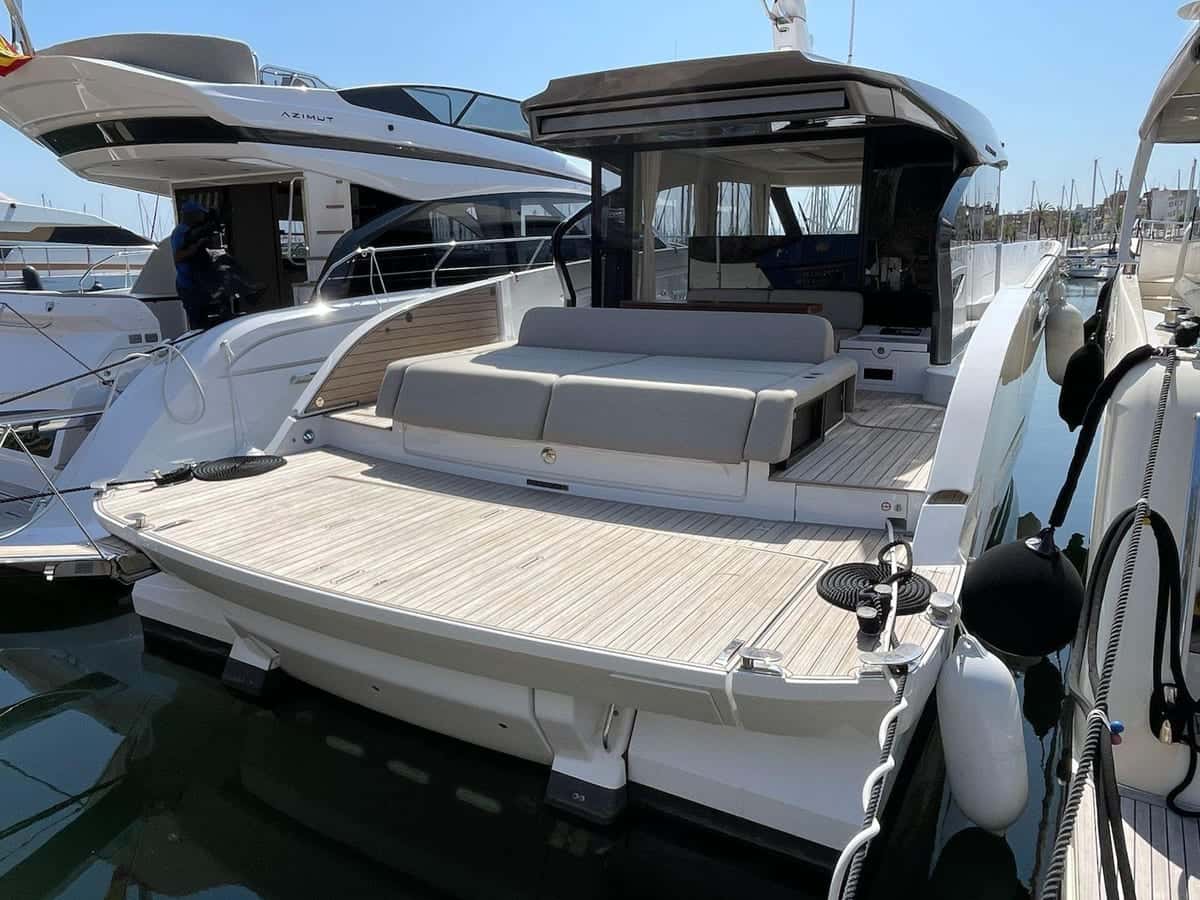 Azimut Seadeck 6