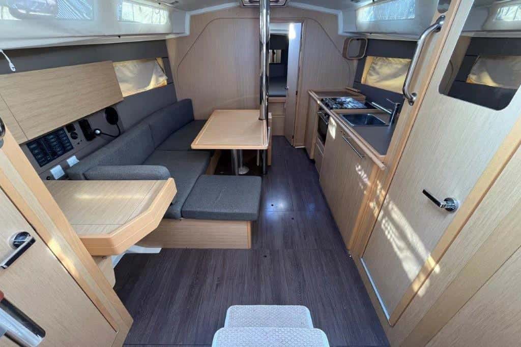 Beneteau Oceanis 38 - miniatura 15