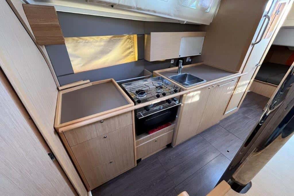 Beneteau Oceanis 38 - miniatura 20