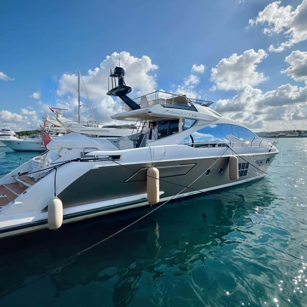 Azimut 77S