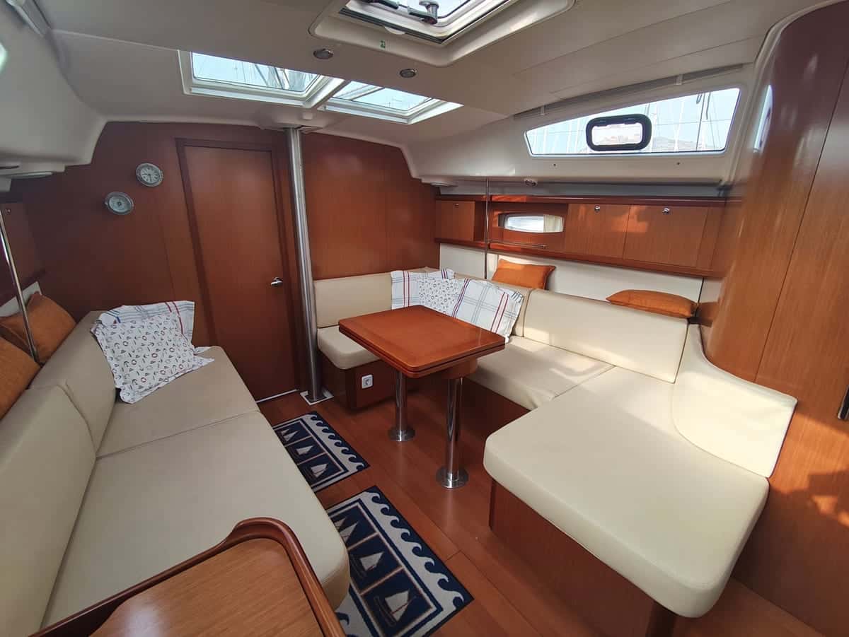 Beneteau Oceanis 40 - miniatura 8