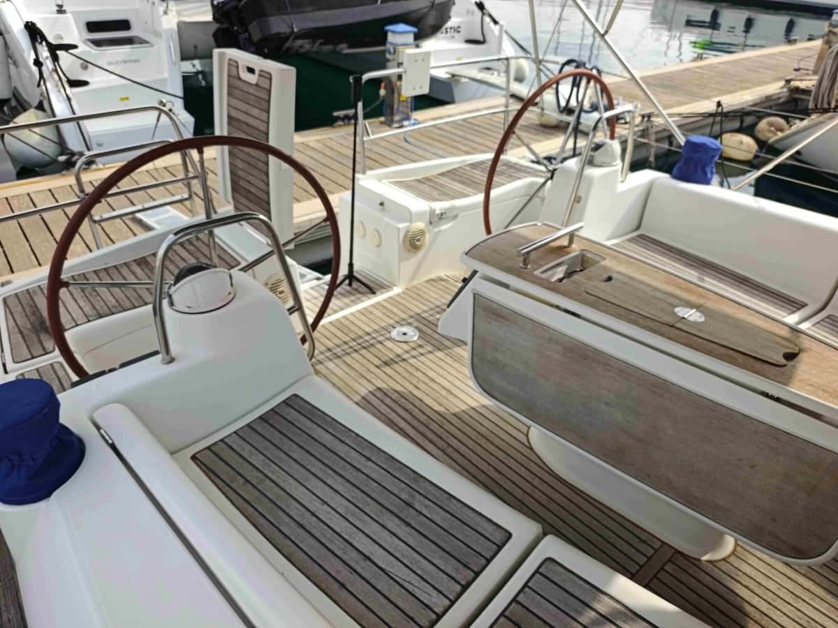 Beneteau Oceanis 40 - miniatura 4