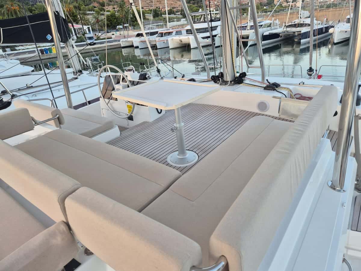 BALI Catamaran 4.6 Open Space TITAN III - miniatura 25