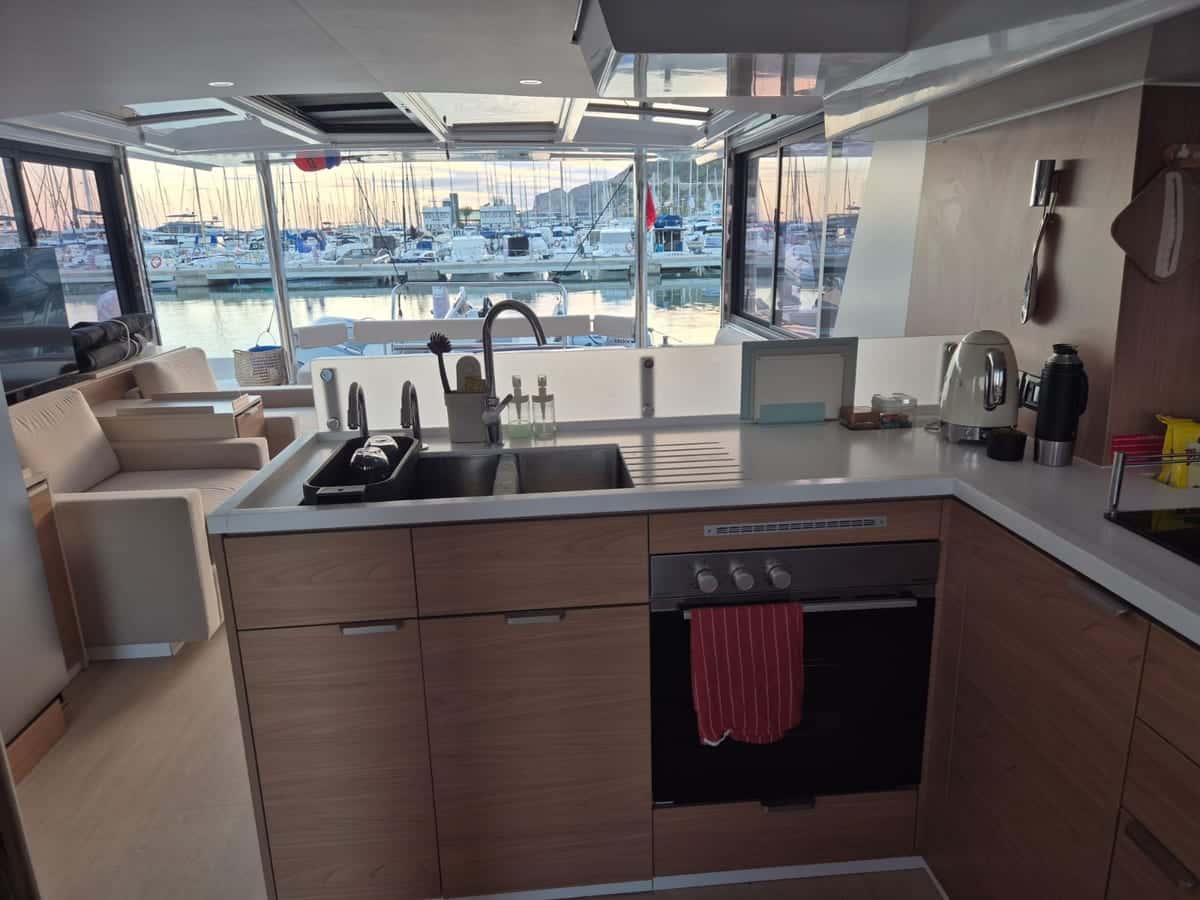 BALI Catamaran 4.6 Open Space TITAN III - miniatura 33