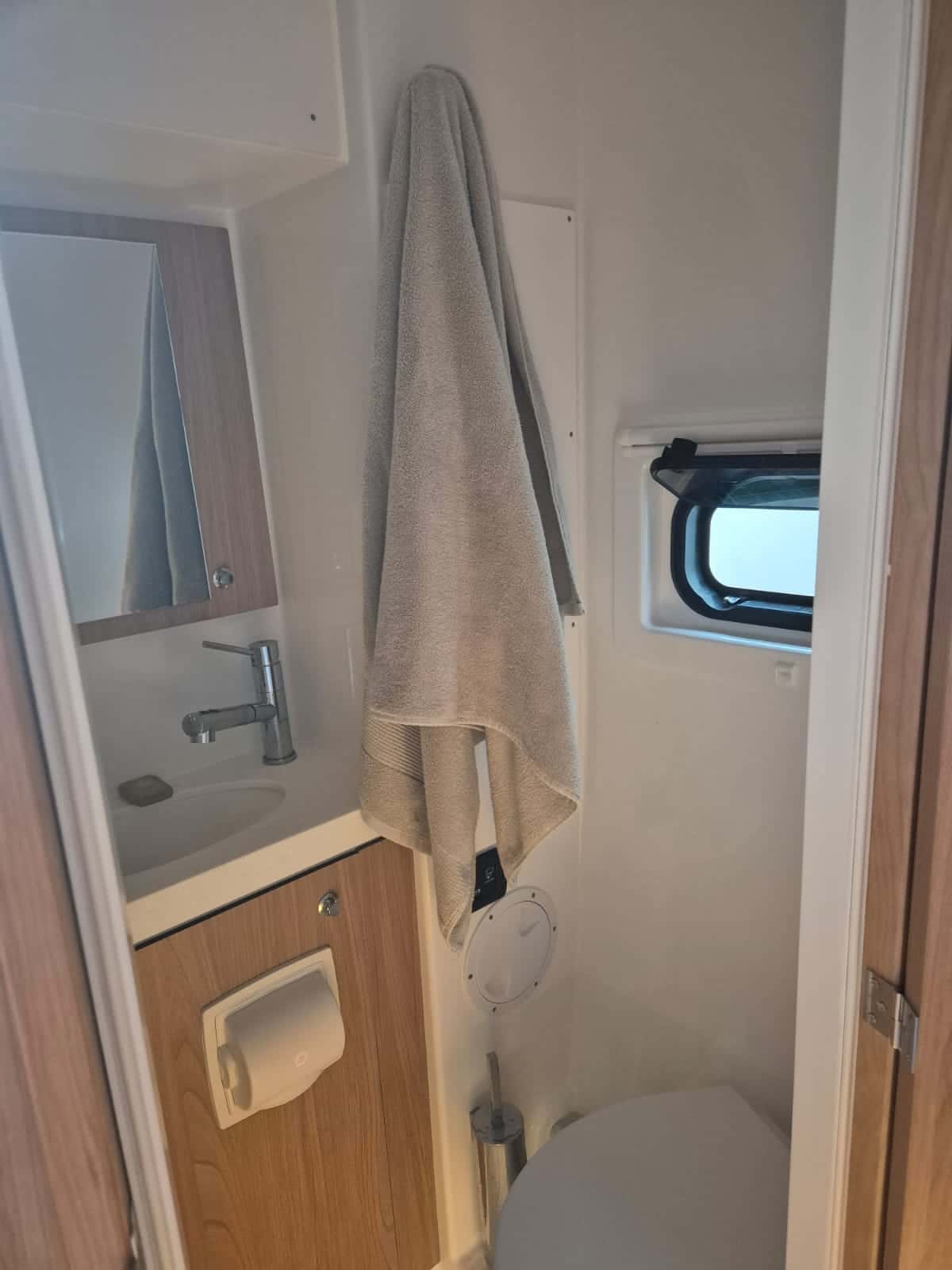 BALI Catamaran 4.6 Open Space TITAN III - miniatura 40