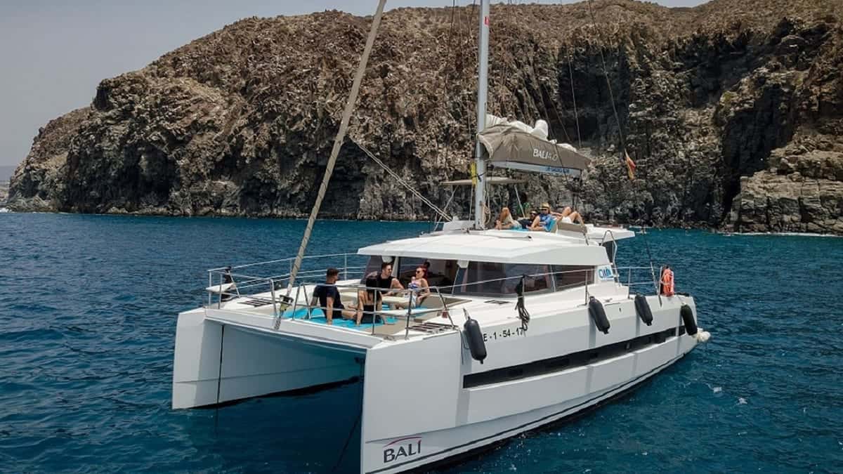 Alquiler de catamarán en Mallorca con patrón incluido