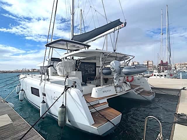 Lagoon 42